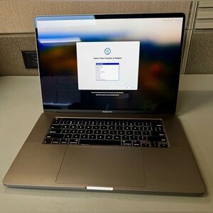 16” MacBook Pro (2019)